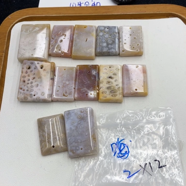 嗨***！颈饰合金硅化珊瑚（珊瑚玉）