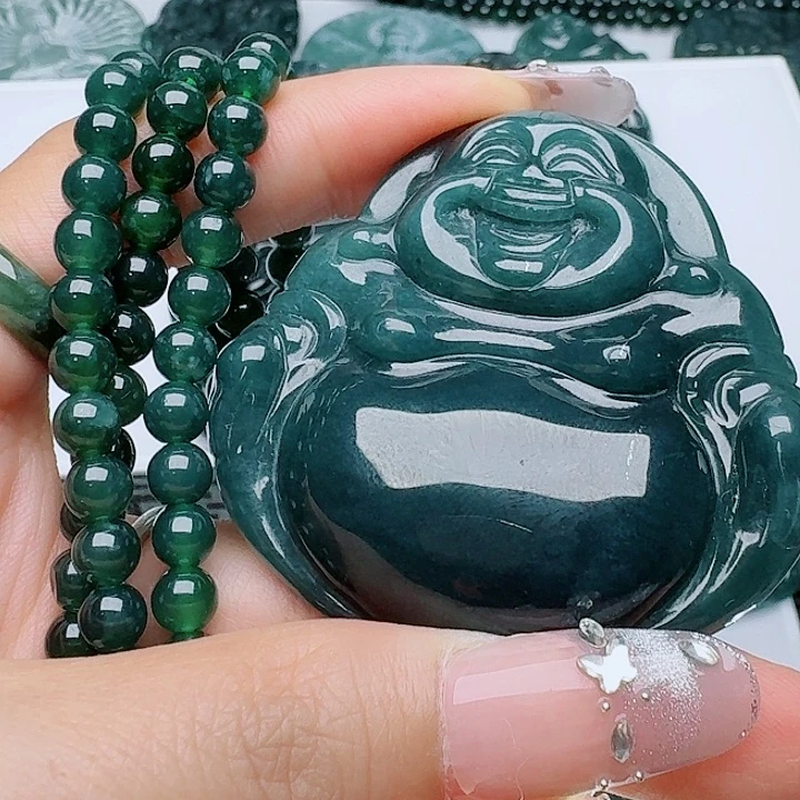 翡翠未镶嵌颈饰多样性发其一