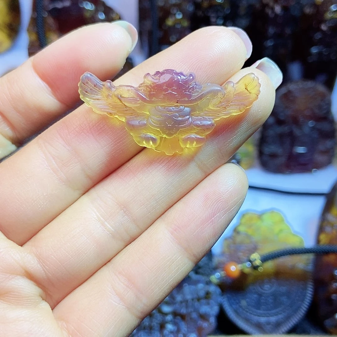 琥珀颈饰未镶嵌大展宏图