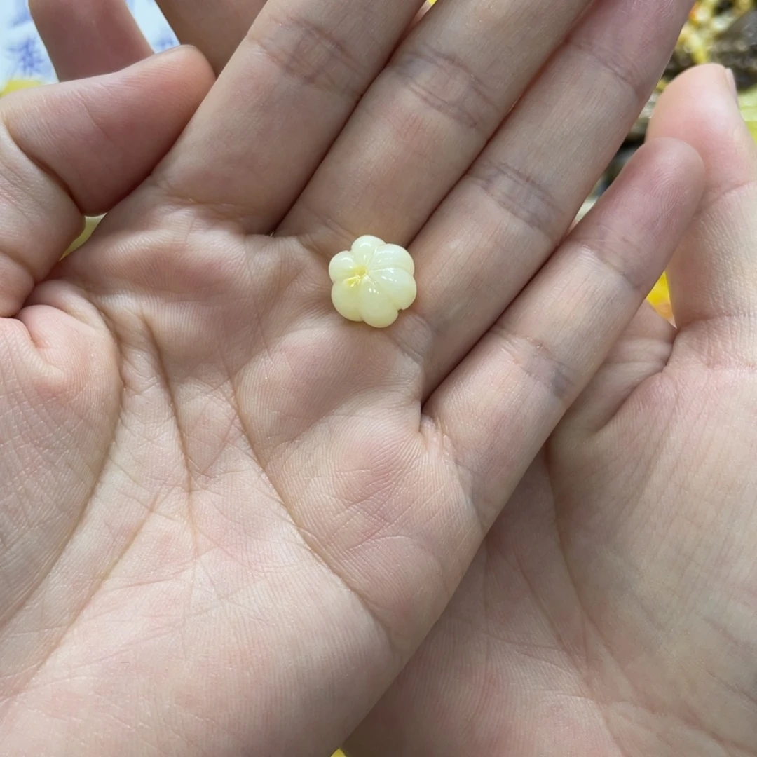哈***5裸石琥珀未镶嵌哈哈 存