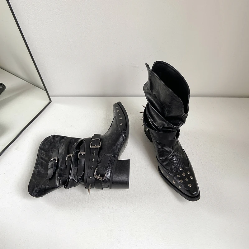 YUGE全皮~褶皱感西部靴 尖头铆钉皮带扣粗跟短靴骑士靴4.5cm