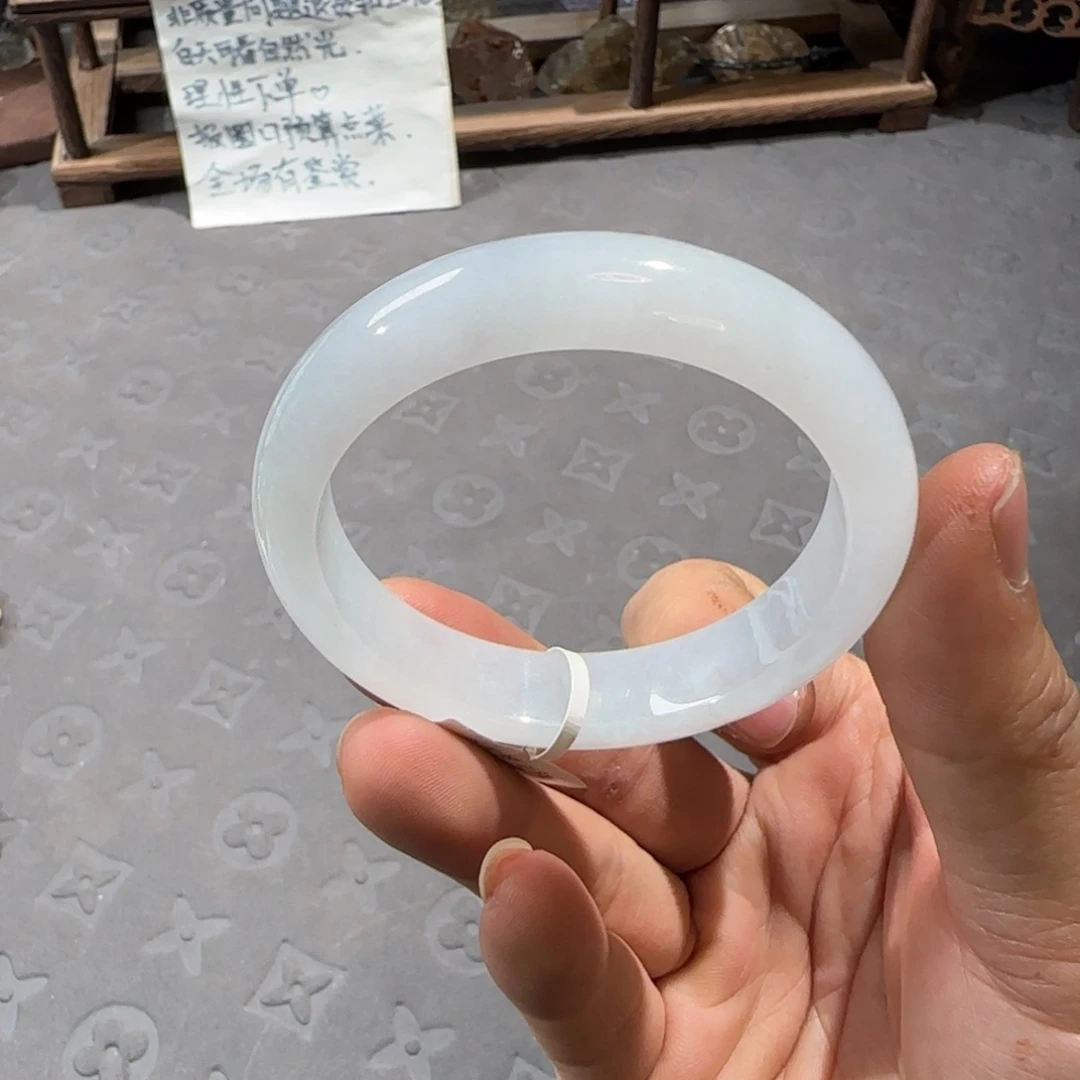 翡翠未镶嵌手镯52圈口