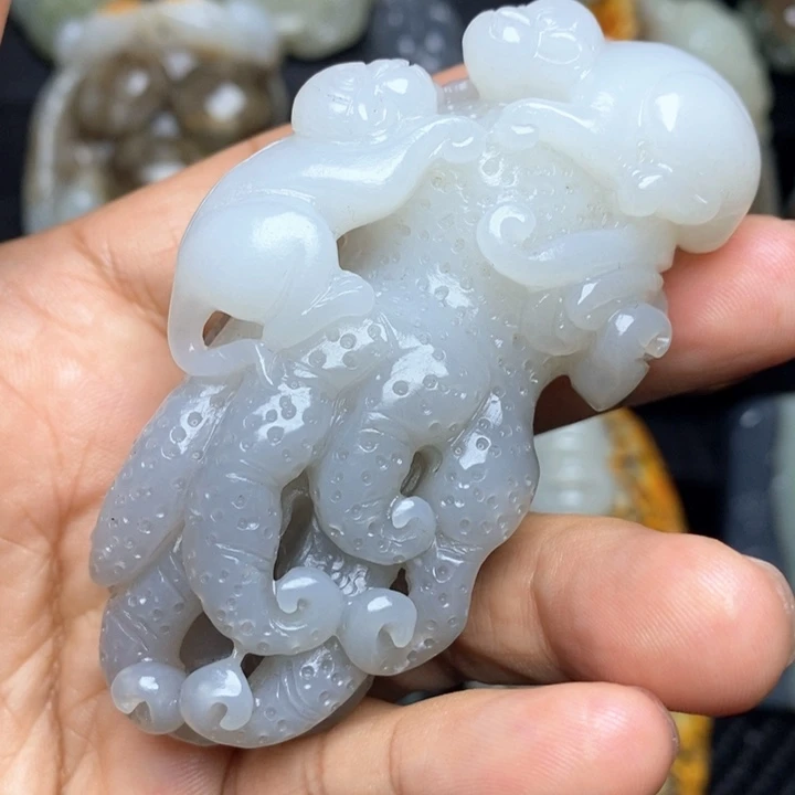 颈饰未镶嵌和田玉