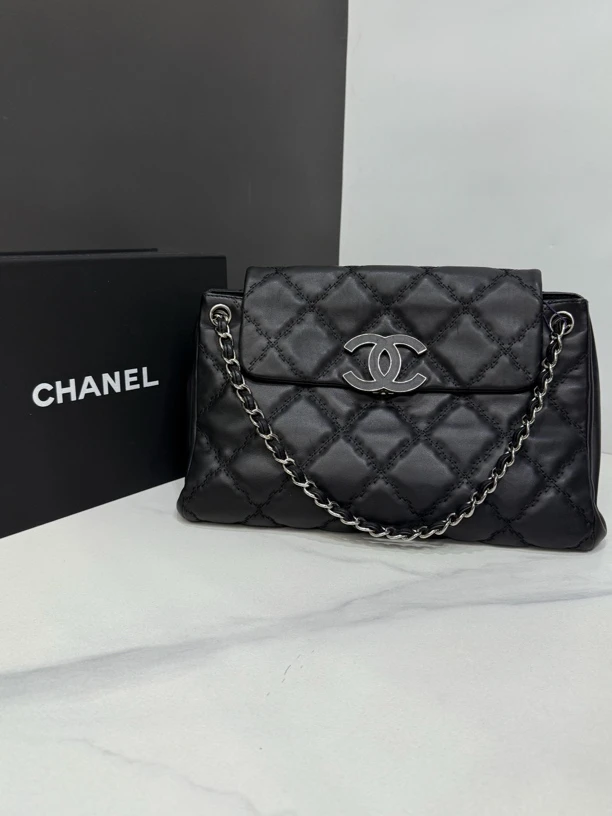 95新 Chanel/香奈儿 黑银大扣机场包17开36cm/0255030103