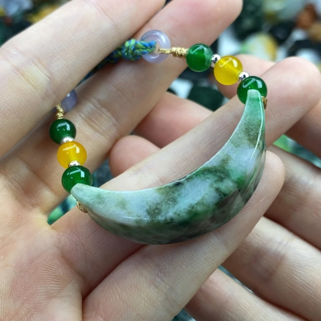 翡翠未镶嵌颈饰吊坠