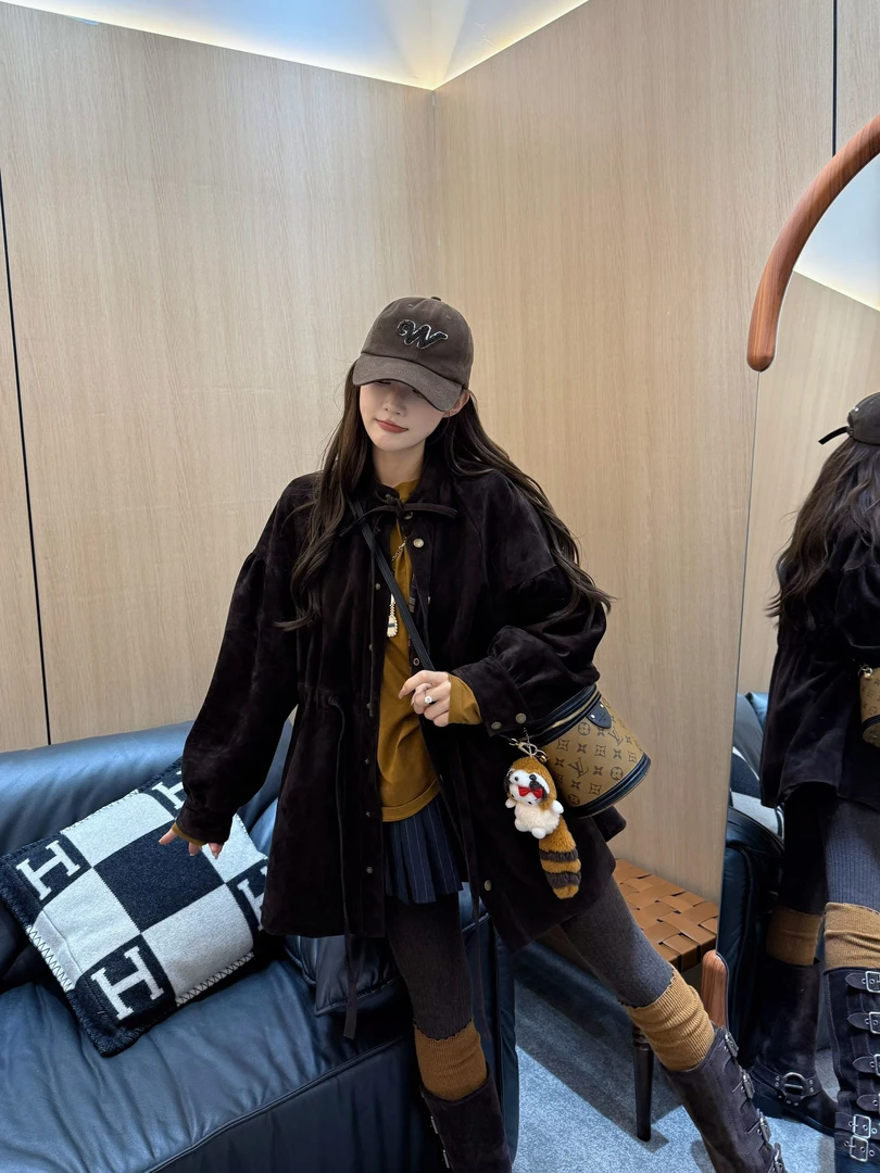 EN 2025/FW | 浆果花园 设计师款小圆领羊皮皮衣外套GG77209