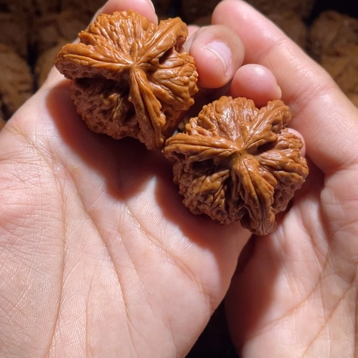 轴***工吊坠文玩核桃白狮子拼接