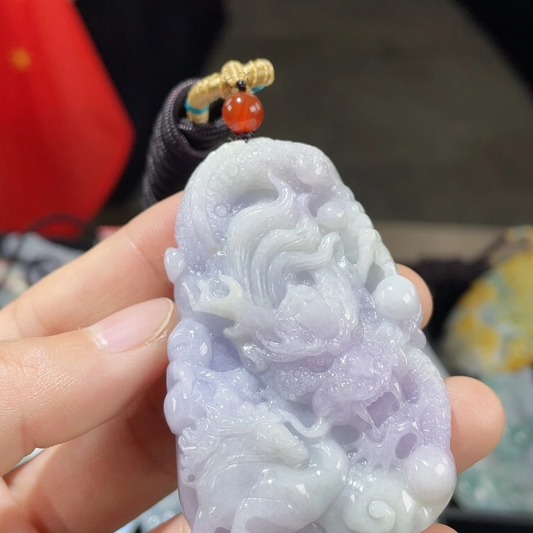 颈饰未镶嵌翡翠一个