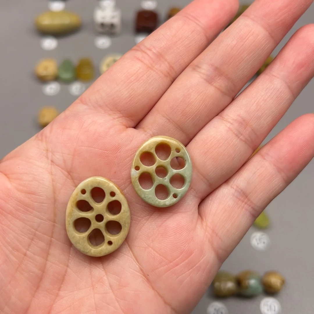 岫玉颈饰未镶嵌发2个