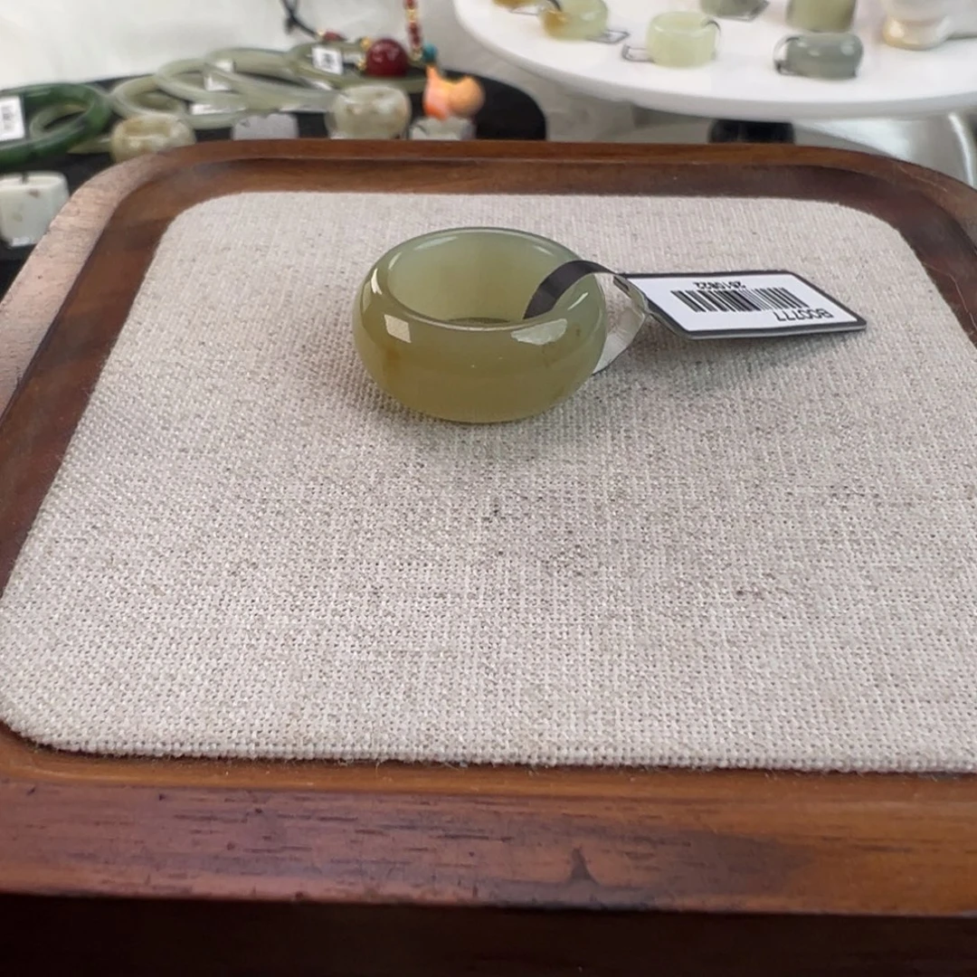 和田玉未镶嵌戒指w4飘糖轮胎16.4不退换