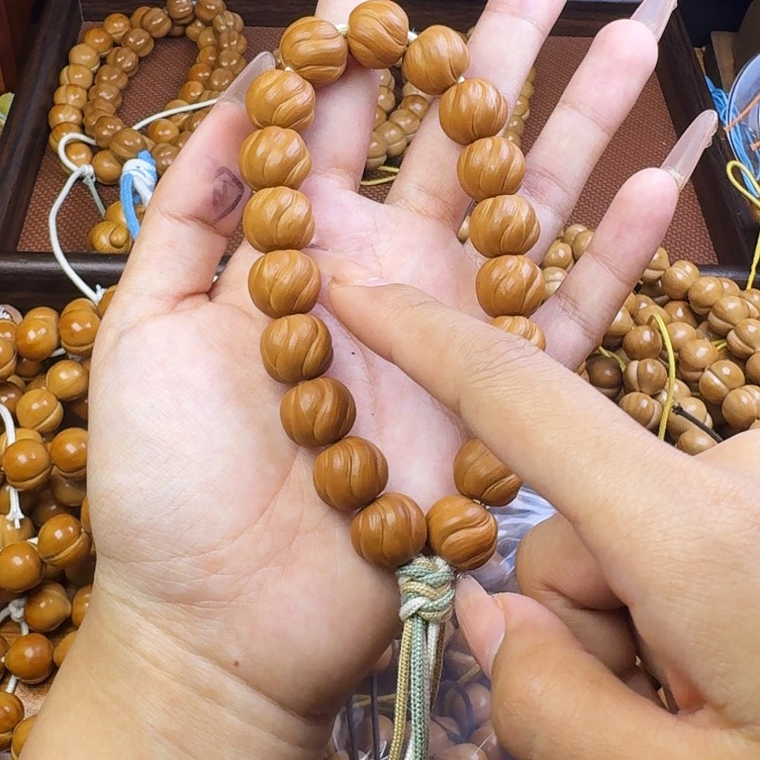 猴头核桃吊坠卷卷