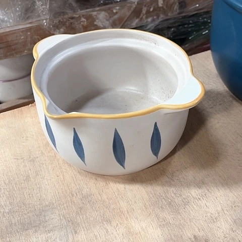 微瑕，明火口径15厘米，高度8，2个茅草锅