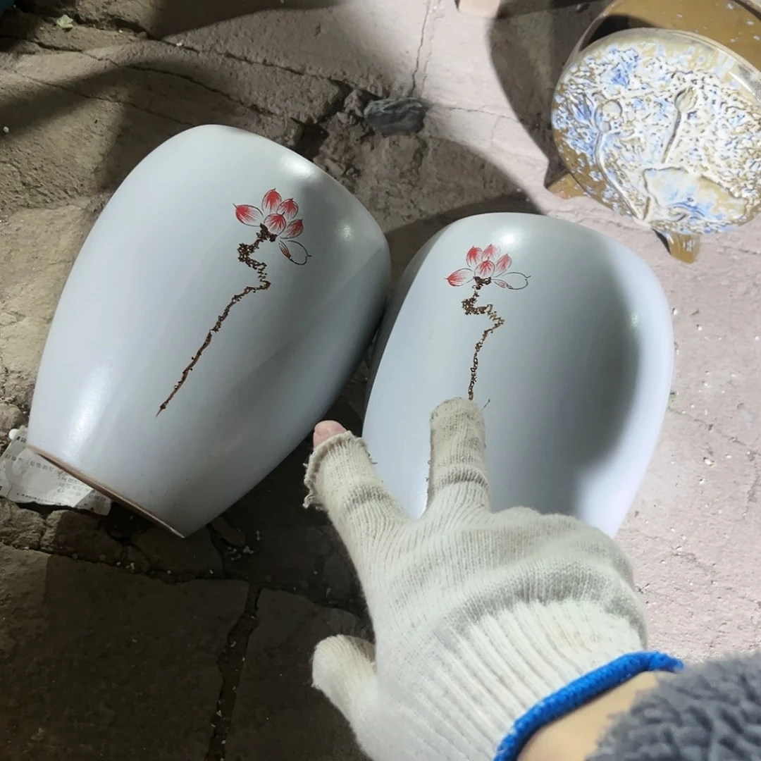 紫砂花盆花盆里的小