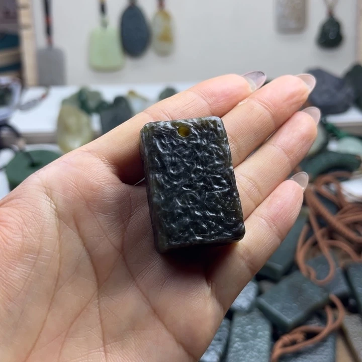 和田玉（糖玉）未镶嵌颈饰