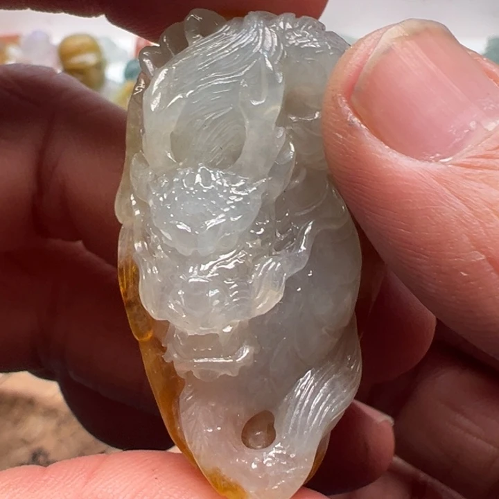 翡翠未镶嵌颈饰翡翠首饰