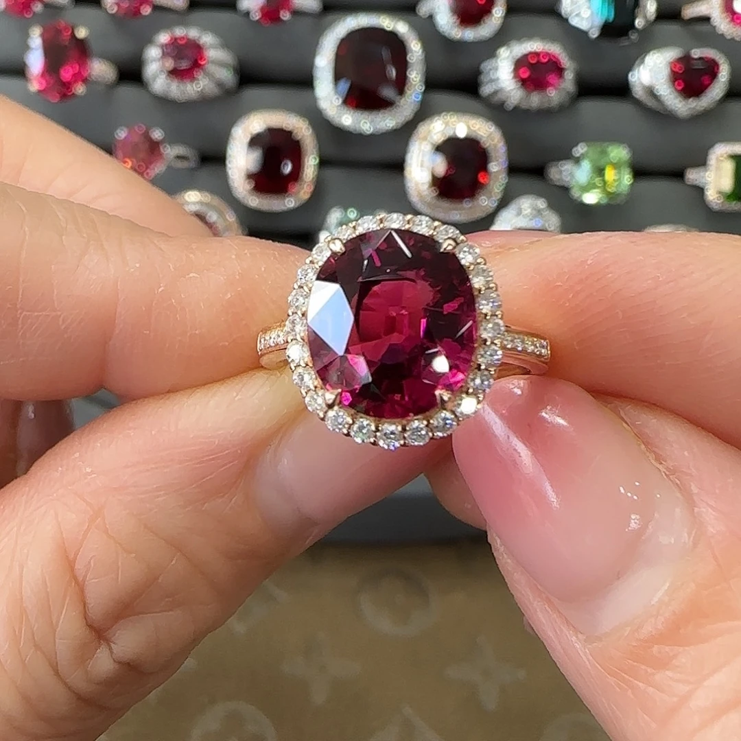 18K金镶嵌碧玺戒指4.36ct