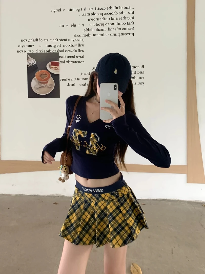 【LiLi】千禧辣妹美式学院风复古V领长袖T恤套装上衣半身裙两件套