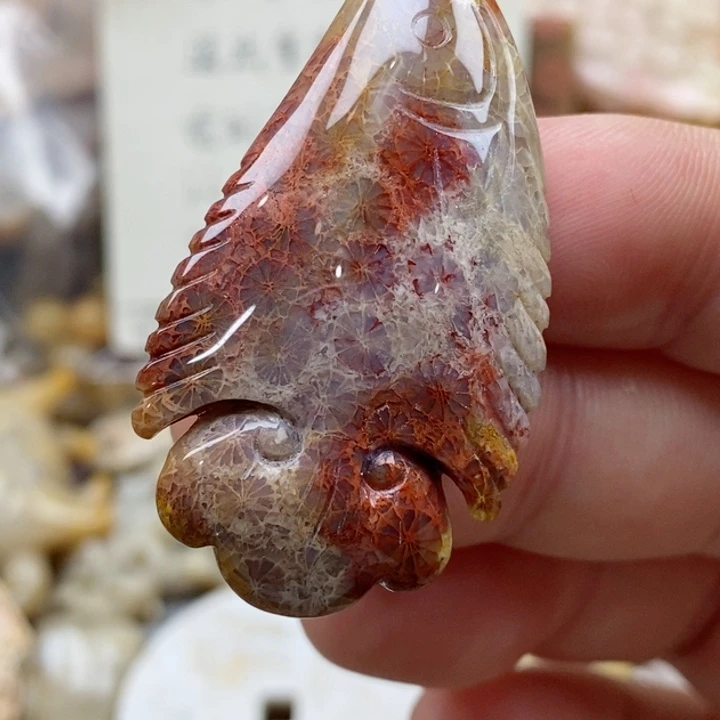 硅化珊瑚（珊瑚玉）未镶嵌颈饰