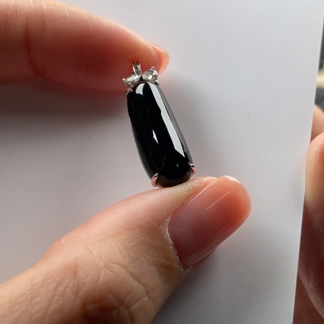 颈饰18K金镶嵌翡翠18k白福瓜