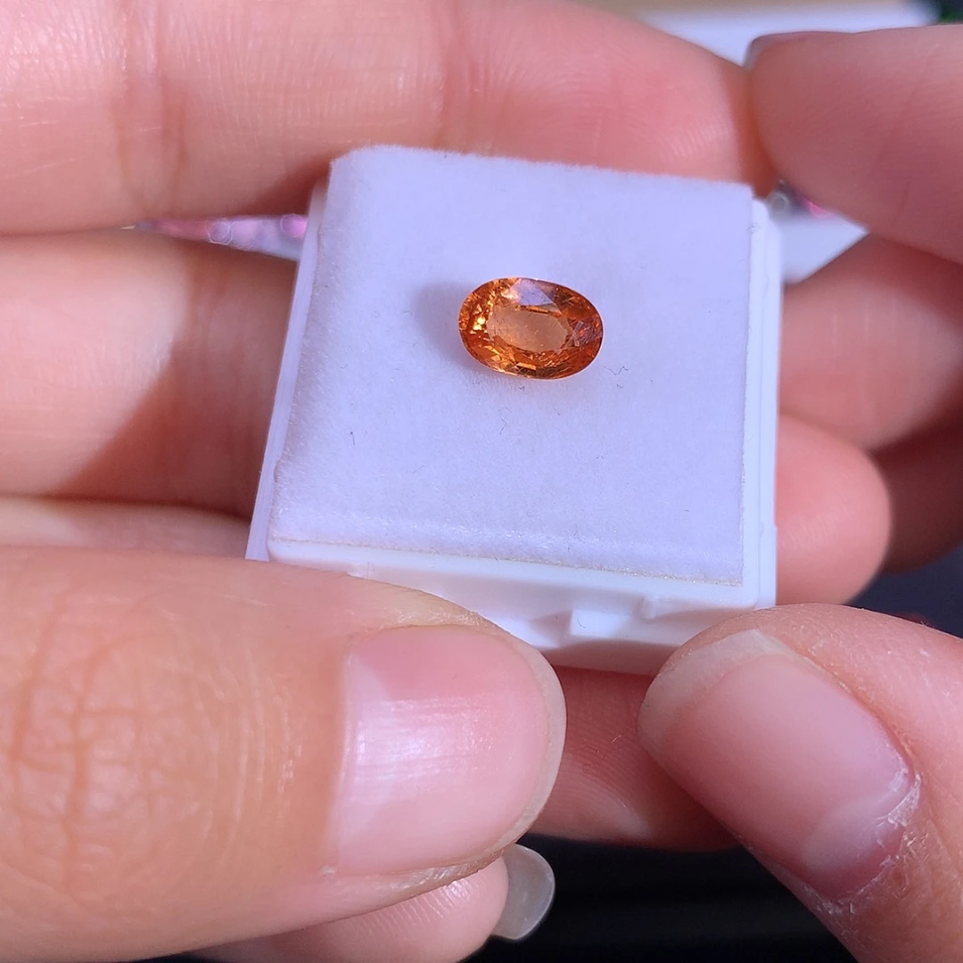 石榴石（芬达石）珠宝半成品未镶嵌1.475ct