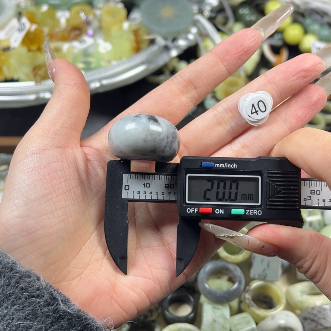 蛇纹石玉未镶嵌戒指