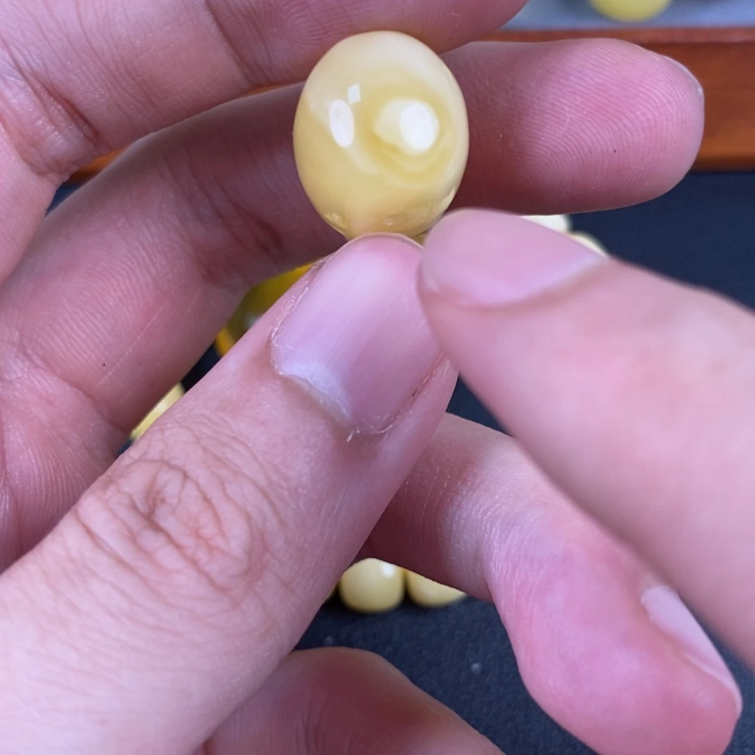 琥珀未镶嵌裸石50