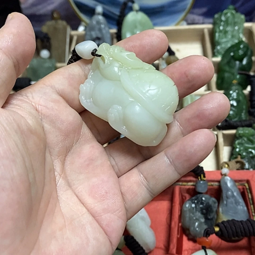 【闪购商品】和田玉颈饰未镶嵌冠**?