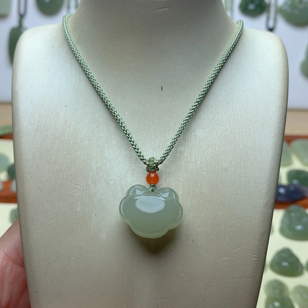 和田玉吊坠未镶嵌