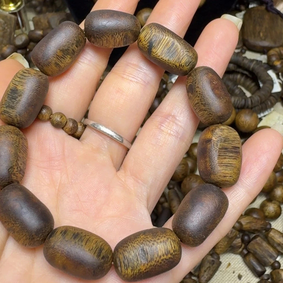 沉香手串蓝宝石卡1.2-14克多样性发货一条