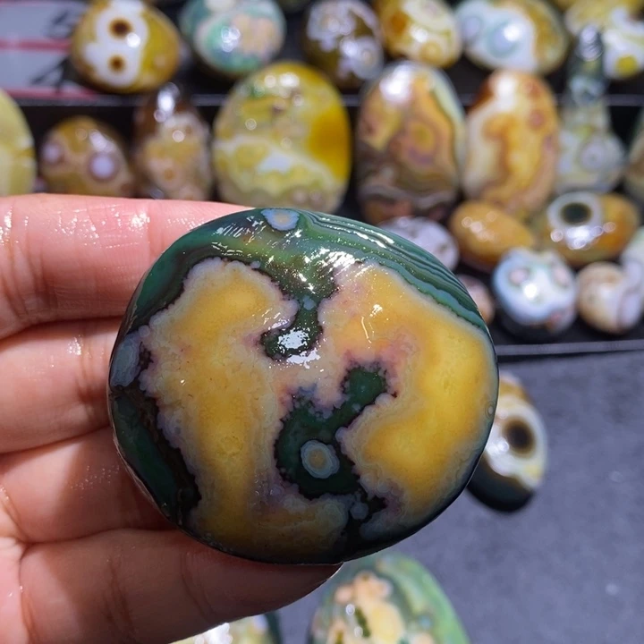 玛瑙/玉髓未镶嵌珠宝半成品70