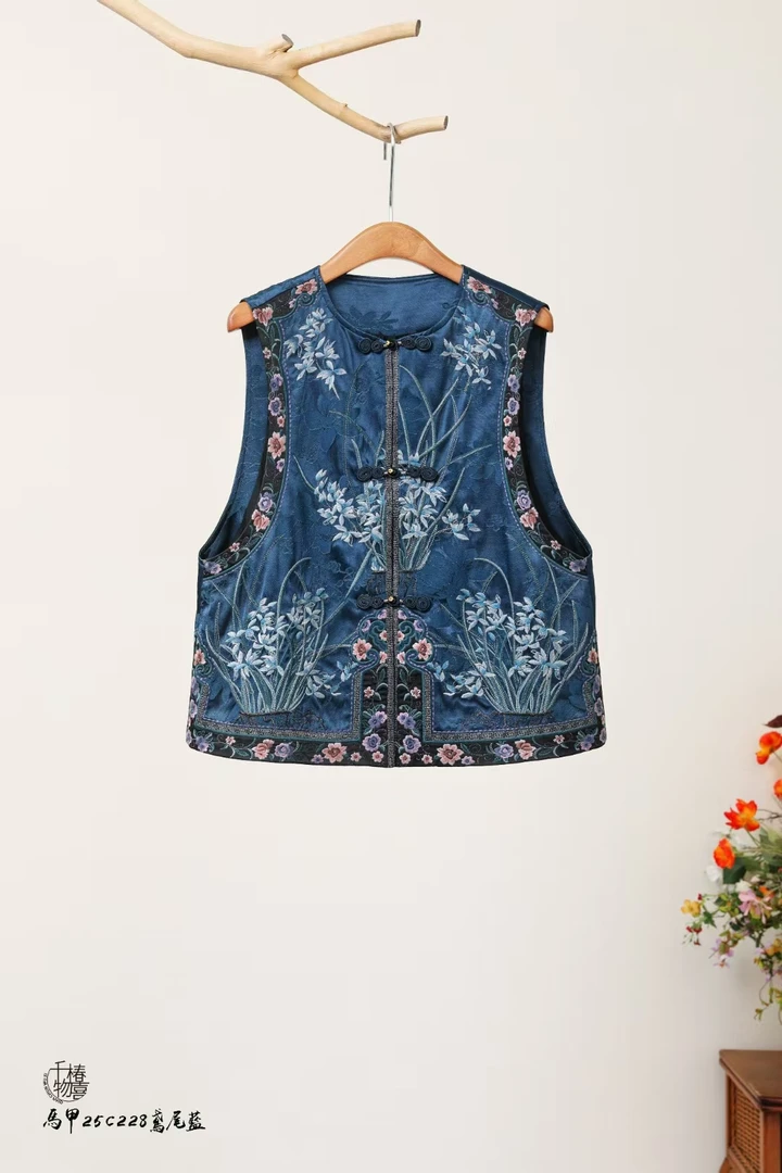 漂亮女人楚馨25C228民族风重工刺绣背心