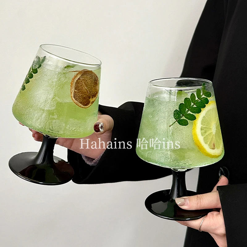 黑色高脚玻璃杯家用气泡水杯夏天果汁冷饮品杯鸡尾酒杯高脚杯杯子