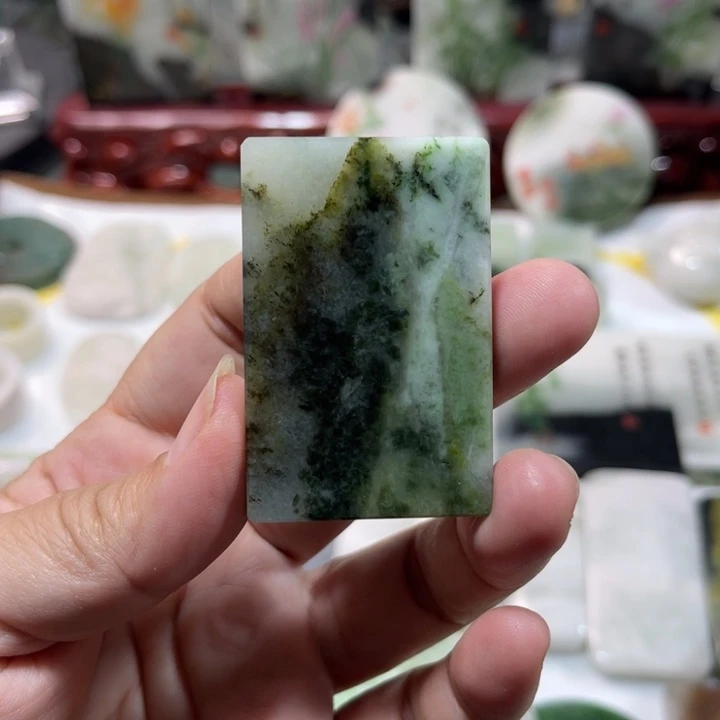 独山玉未镶嵌颈饰