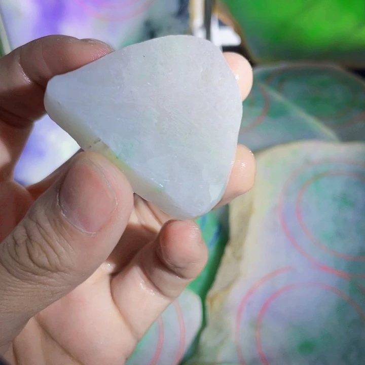 翡翠未镶嵌挂件片料