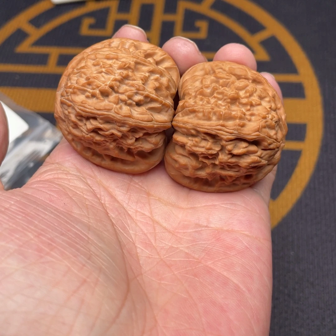 ****7文玩核桃吊坠白狮子