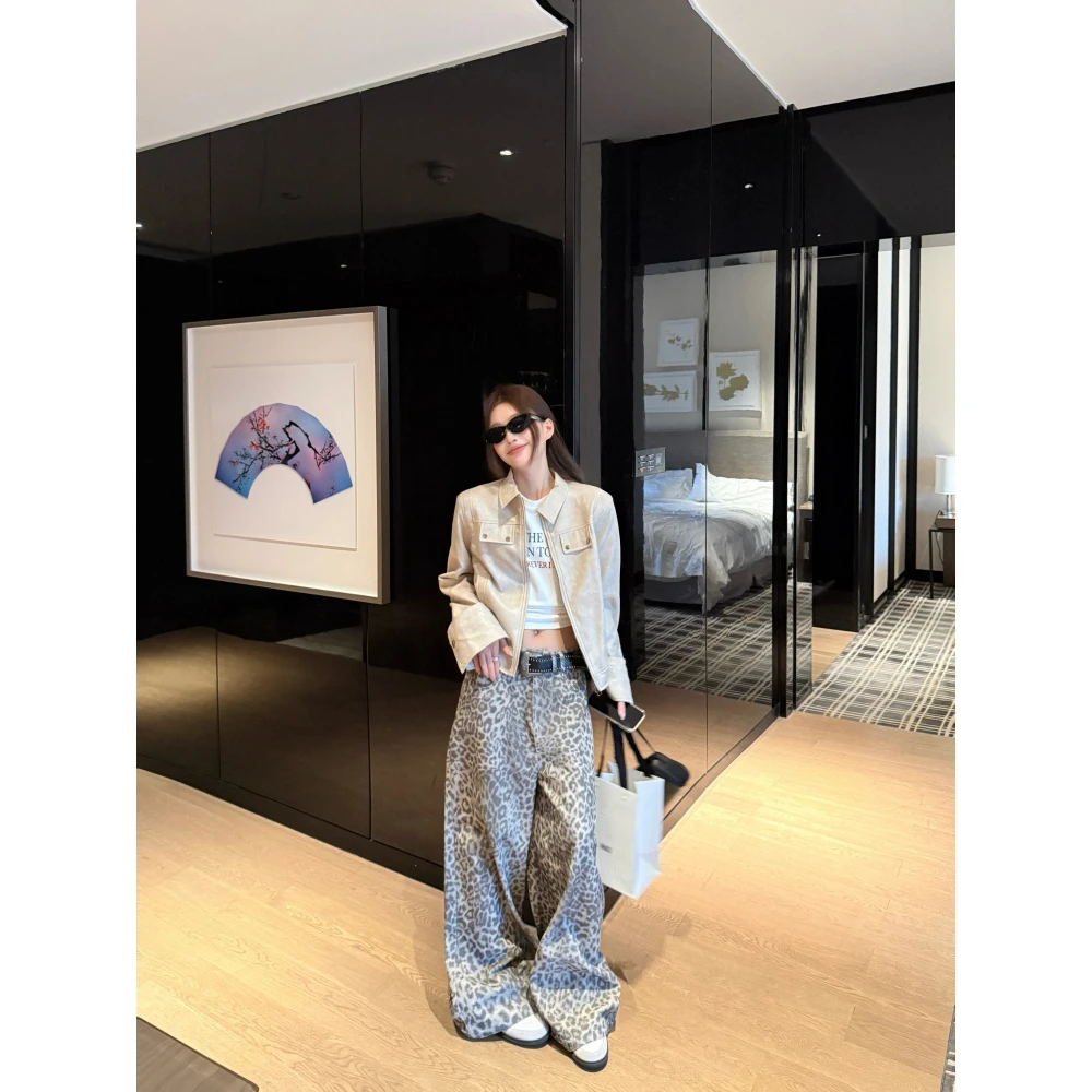 2025秋季新款美式复古感翻领拉链时尚百搭气质长袖短款皮衣外套女