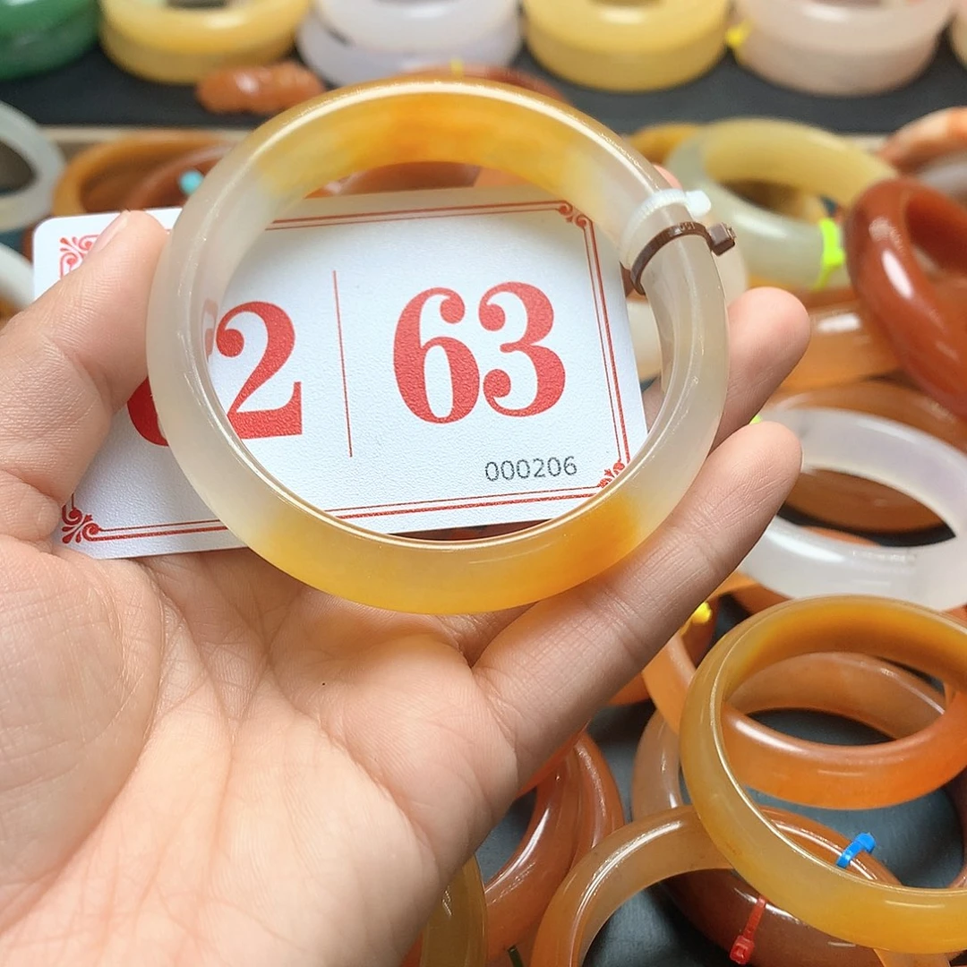 未镶嵌石英质玉（黄龙玉）手镯方**针