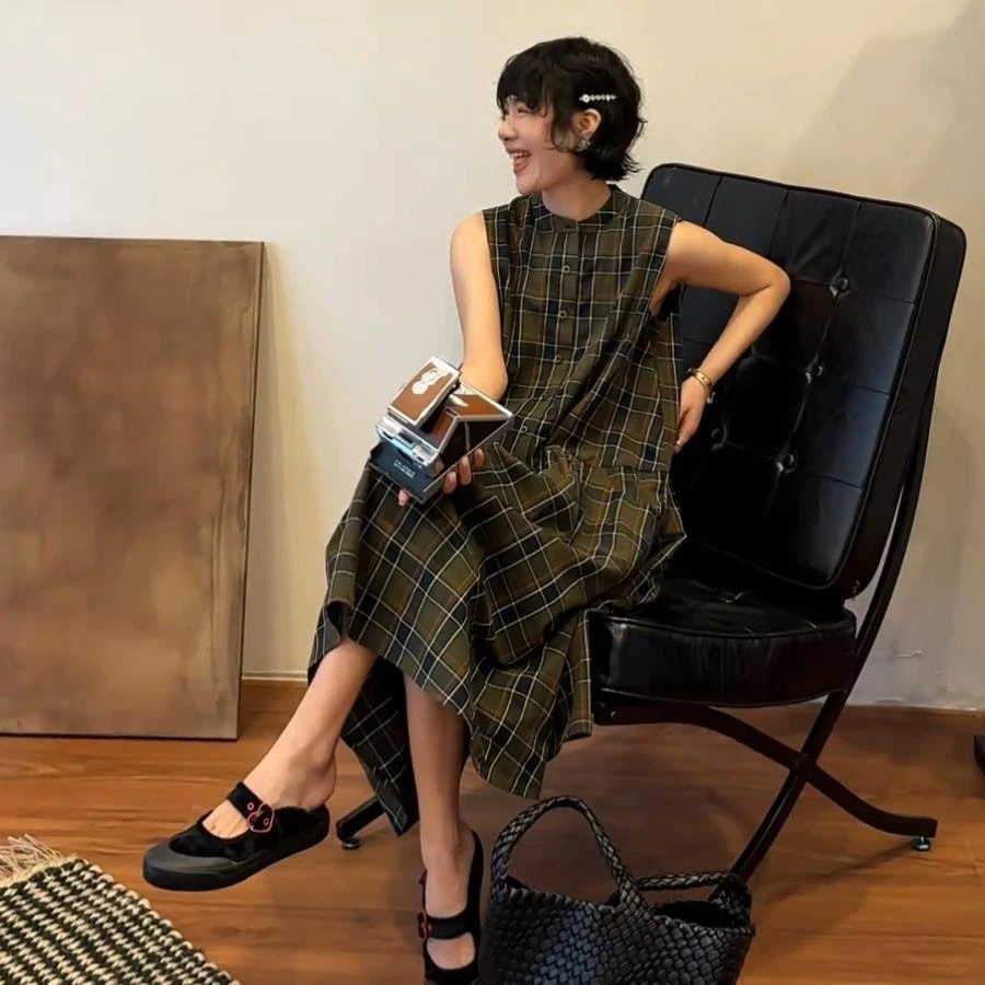 复古高级感拼接格子无袖连衣裙女2025夏季新款宽松显瘦长款背心裙
