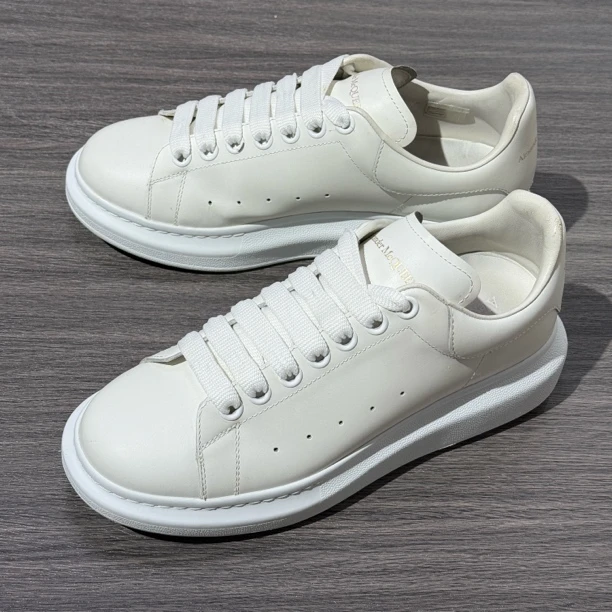 95新 Alexander McQueen/亚历山大·麦昆 40.5码 白色尾 时尚板鞋