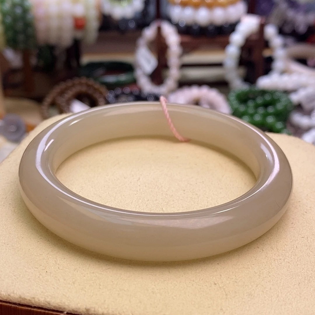 颈饰未镶嵌和田玉精品58.5浓藕粉老矿料高冰脂膏级红粉手镯