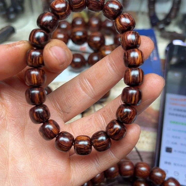 藤类海南红降10老型黑金底天花板