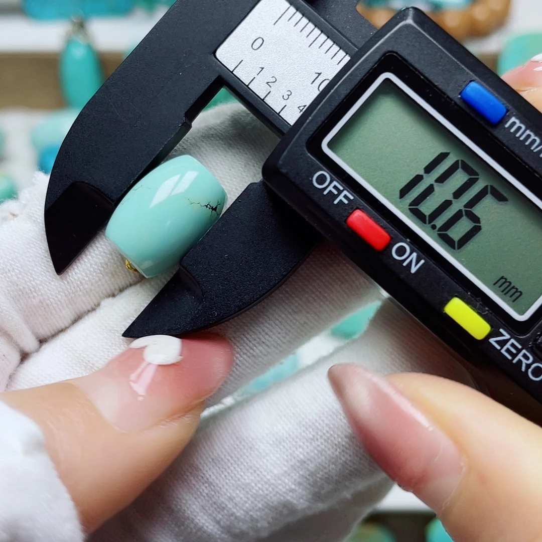 绿松石未镶嵌挂件