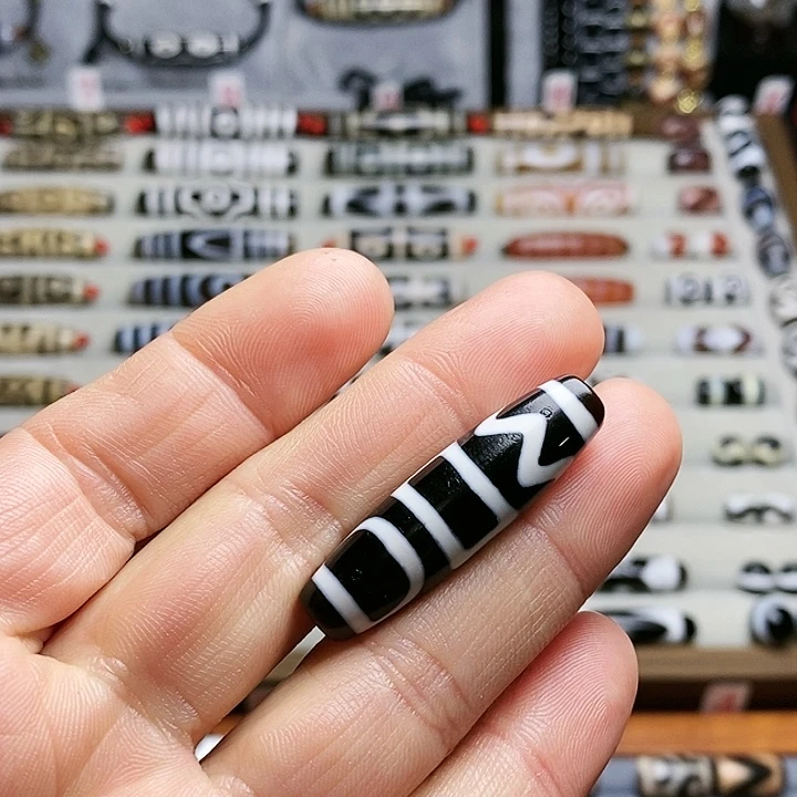 玛瑙/玉髓颈饰未镶嵌梵****?