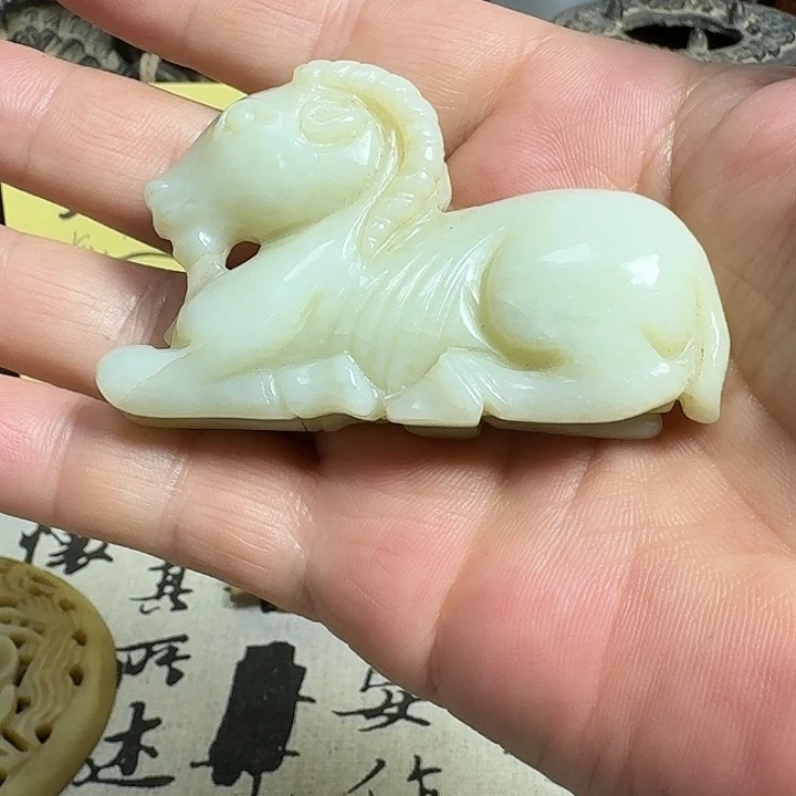 谈***今和田玉未镶嵌颈饰