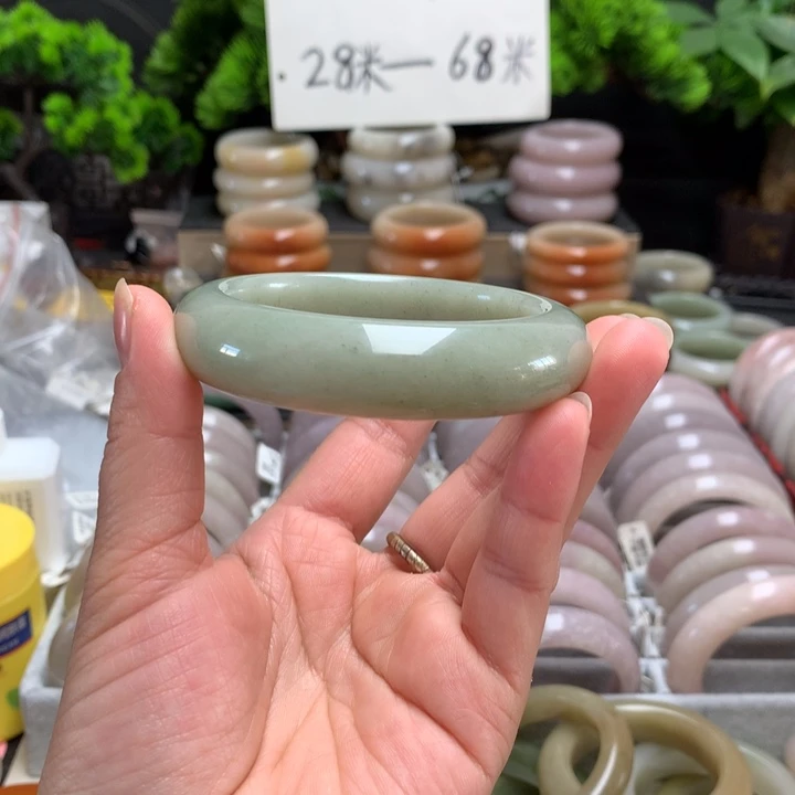 石英质玉（佘太翠）未镶嵌手镯58.8