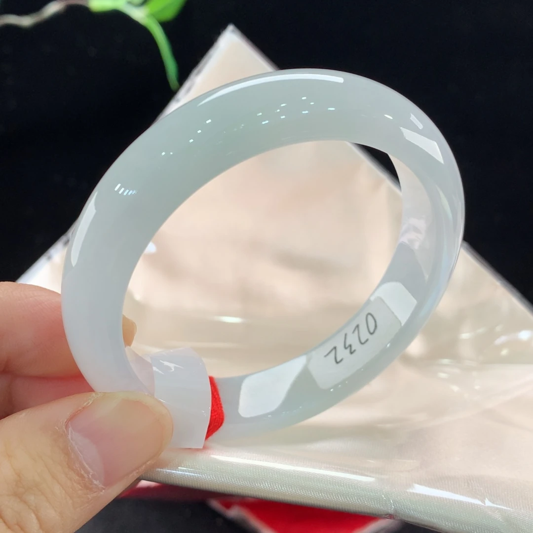 翡翠未镶嵌手镯0232