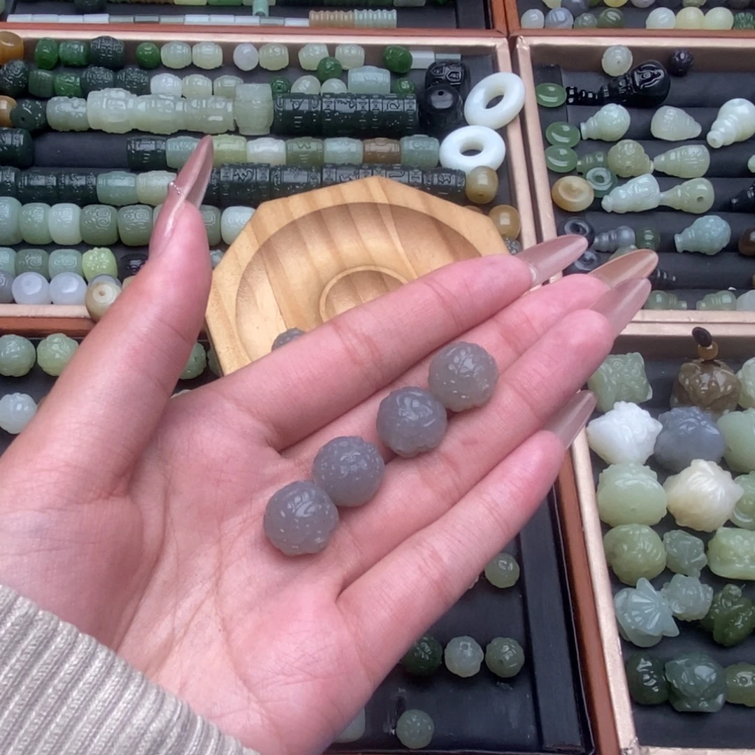 @***！和田玉未镶嵌珠宝半成品