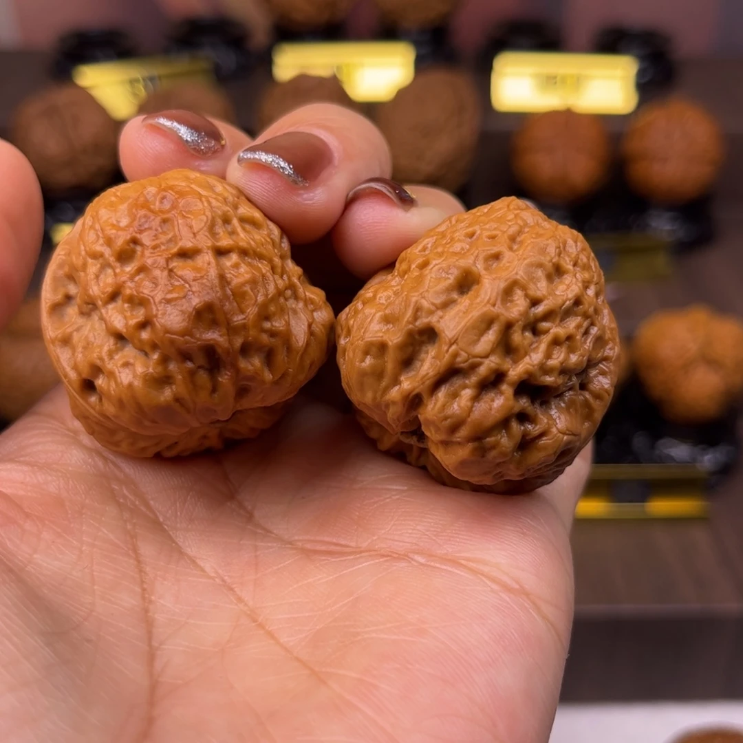 文玩核桃把件龙纹金蟾38尺