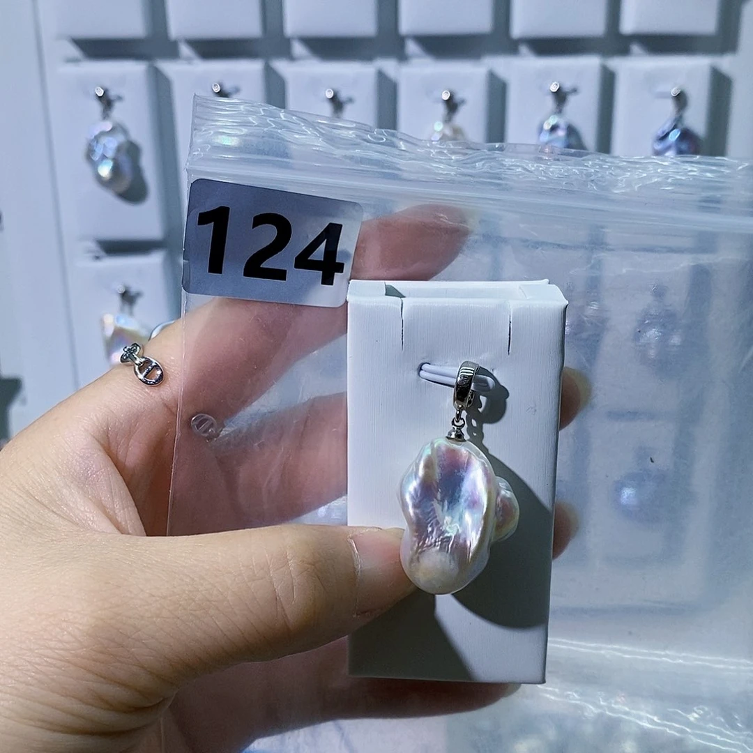 淡水珍珠合金颈饰