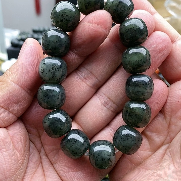 【闪购商品】未镶嵌手链和田玉16青花